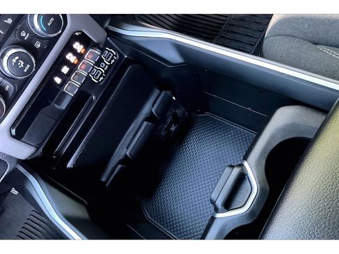 Used 2022 RAM 1500 Big Horn AWD/4WD image 16