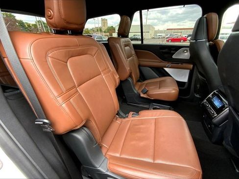 Used 2020 Lincoln Aviator Reserve w/ Equipment Group 201A image 26