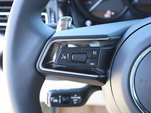 New 2026 Porsche Macan image 28