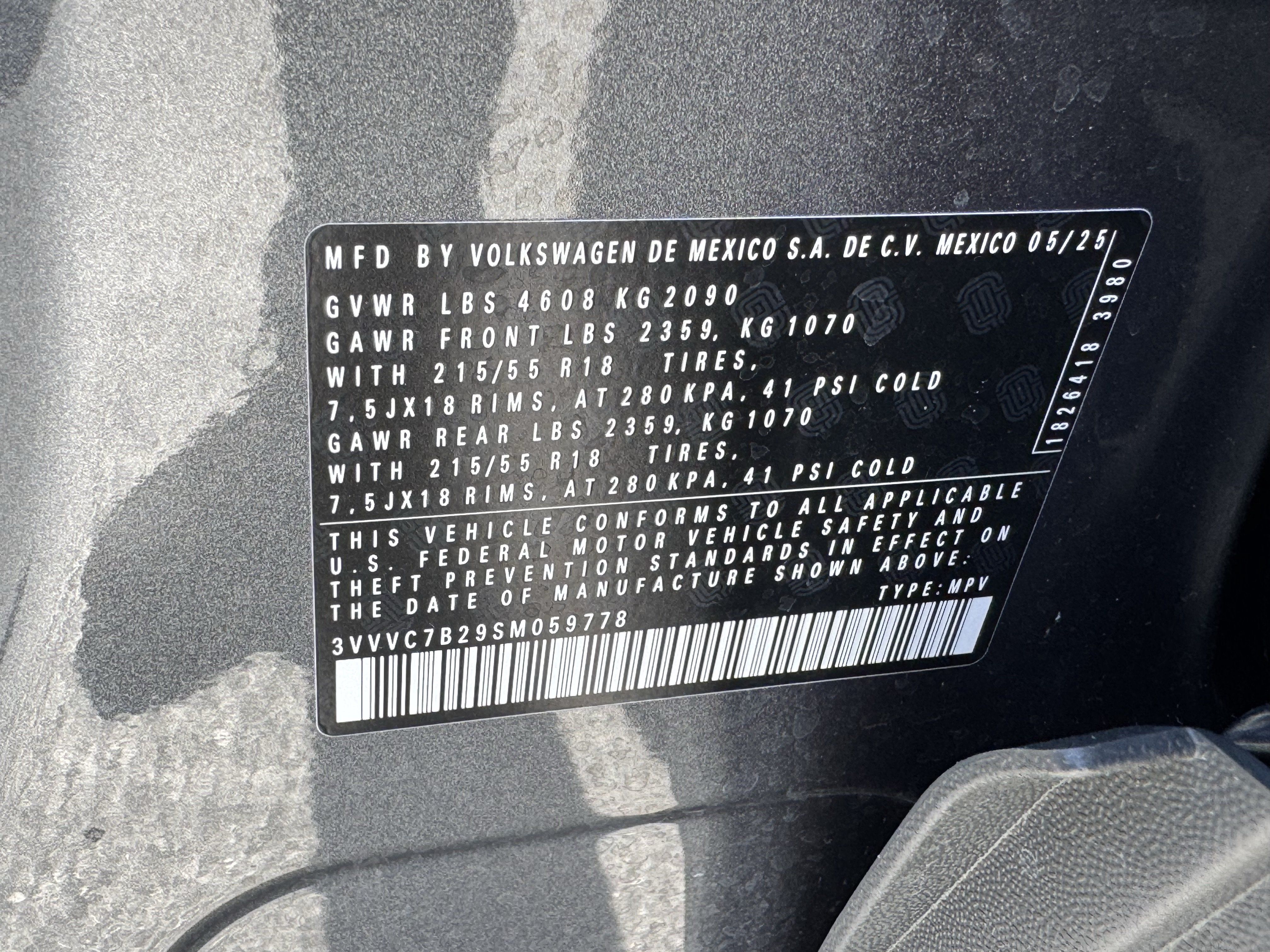 Used 2025 Volkswagen Taos SE AWD/4WD image 38