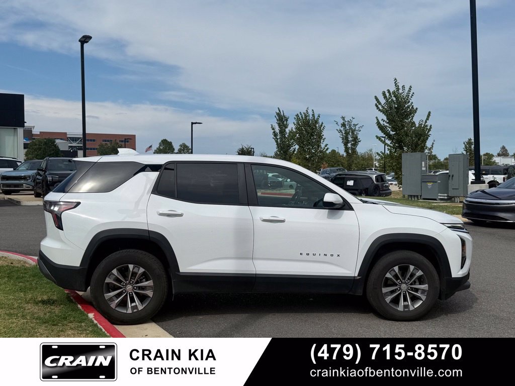 Used 2025 Chevrolet Equinox LT AWD/4WD image 8