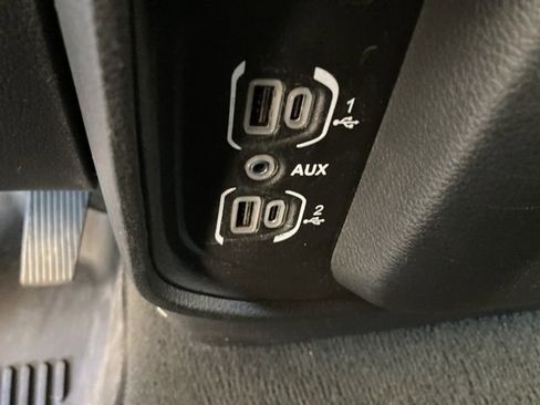 Used 2023 RAM 1500 Laramie image 31