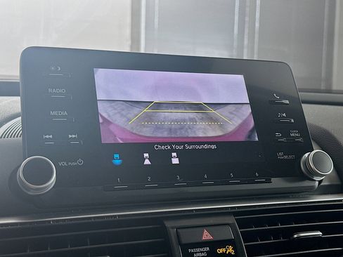 Used 2018 Honda Accord LX image 22