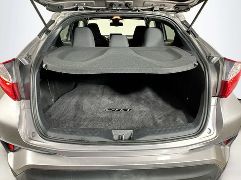 Used 2019 Toyota C-HR XLE FWD image 29