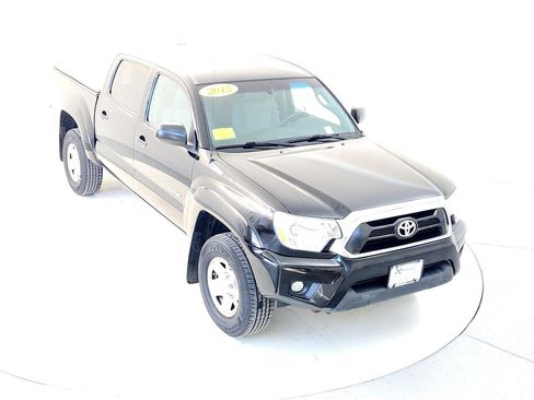 Certified 2015 Toyota Tacoma 4x4 Double Cab image 13