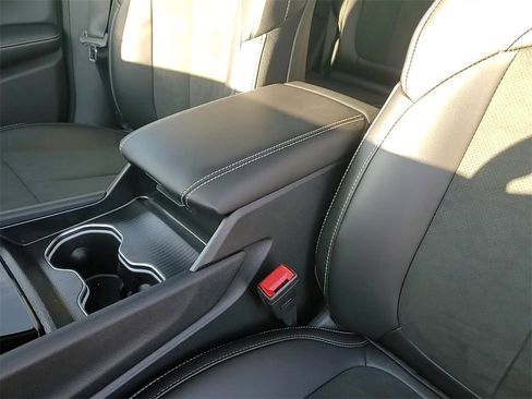 New 2025 Jeep Grand Cherokee Altitude image 19