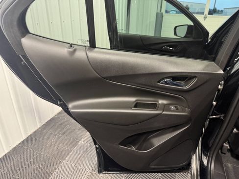 Used 2022 Chevrolet Equinox LT image 17