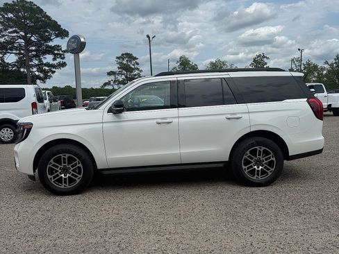New 2026 Ford Expedition Active RWD image 3