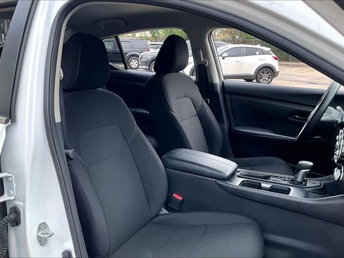 Certified 2025 Nissan Sentra S FWD image 9