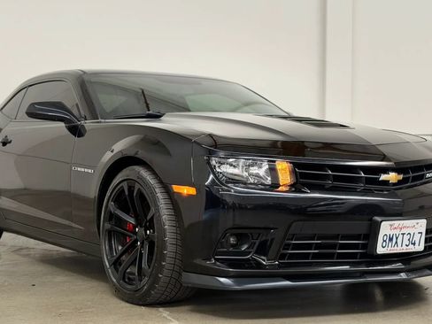 Used 2015 Chevrolet Camaro SS w/ SS Performance Package RWD image 2