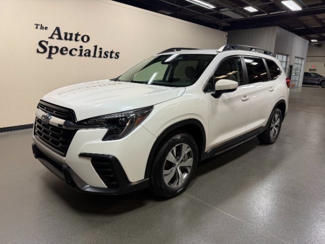 Used 2025 Subaru Ascent Premium AWD/4WD image 1