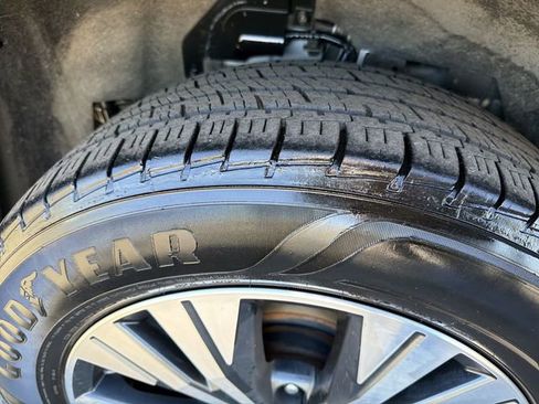 Used 2021 Nissan Rogue SV w/ Premium Package image 32