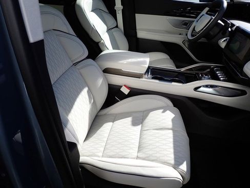 New 2026 Lincoln Nautilus Black Label w/ Jet Appearance Package image 11