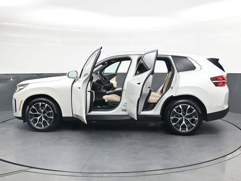 Used 2025 BMW X3 xDrive30i w/ M Sport Package AWD/4WD image 34