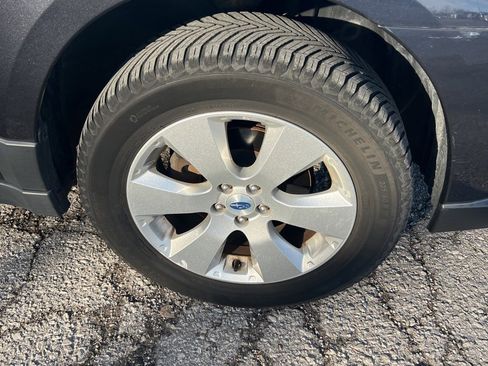 Used 2012 Subaru Outback 2.5i Limited w/ Moonroof Pkg image 3