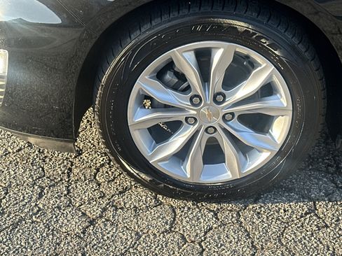 Used 2024 Chevrolet Malibu LT FWD image 11