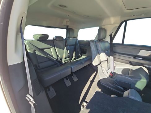 Used 2025 Ford Expedition Active image 19