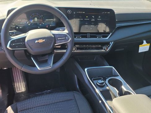 New 2026 Chevrolet Equinox LT w/ Safety and Technology Package FWD image 24