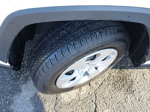 Used 2023 Toyota RAV4 LE FWD image 42