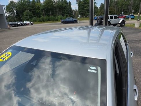Used 2022 Chevrolet Equinox LT AWD/4WD image 35