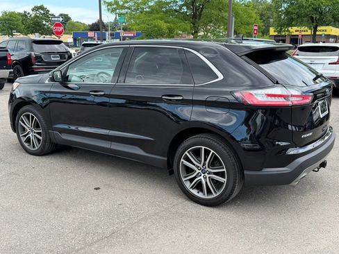 Used 2019 Ford Edge Titanium w/ Cold Weather Package AWD/4WD image 3