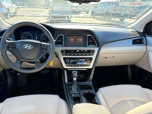 Used 2017 Hyundai Sonata SE image 7