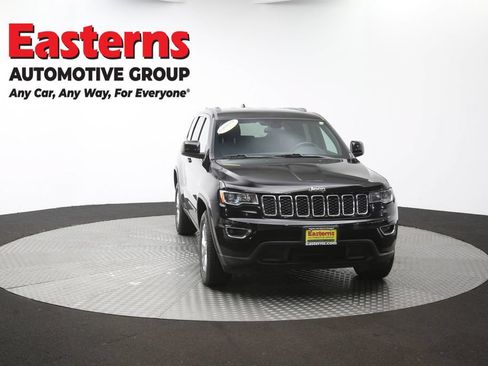 Used 2021 Jeep Grand Cherokee Laredo AWD/4WD image 54