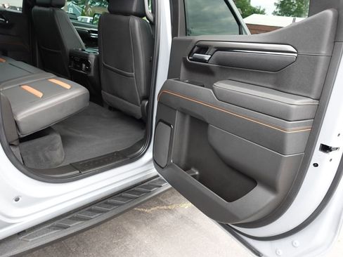 Used 2025 GMC Sierra 1500 AT4 w/ Technology Package AWD/4WD image 36