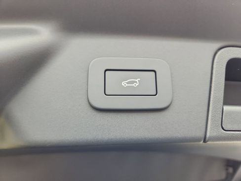 Used 2026 Land Rover Range Rover Velar S AWD/4WD image 14