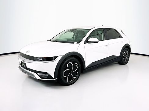 Used 2024 Hyundai Ioniq 5 SEL image 3