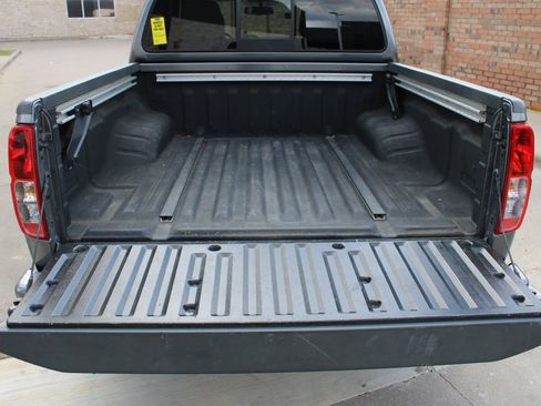 Used 2020 Nissan Frontier SV w/ Midnight Edition Floor Mats image 25