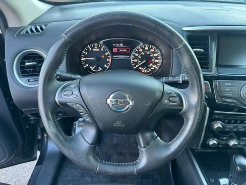 Used 2016 Nissan Pathfinder SV AWD/4WD image 14