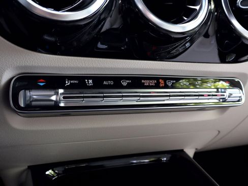 Used 2026 Mercedes-Benz GLA 250 image 14