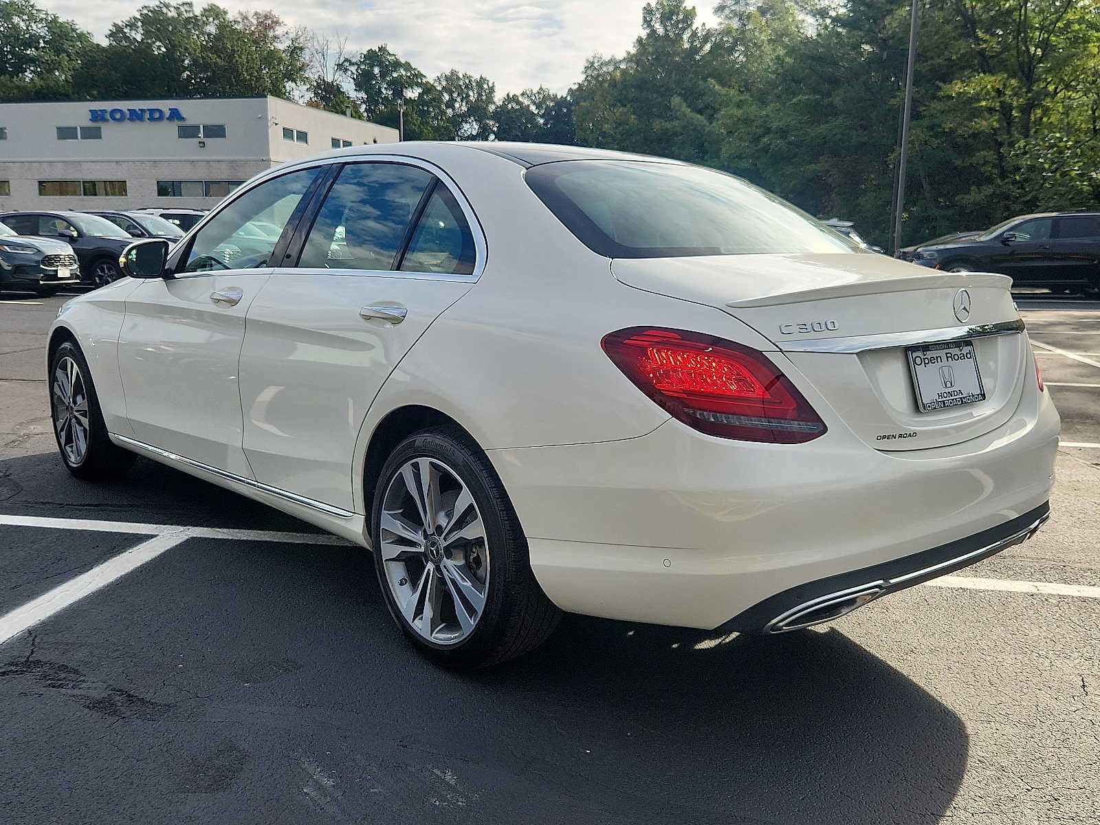 Used 2021 Mercedes-Benz C 300 4MATIC Sedan image 4