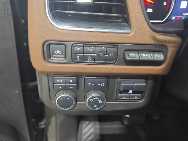Used 2021 Chevrolet Tahoe High Country w/ Premium Package AWD/4WD image 14
