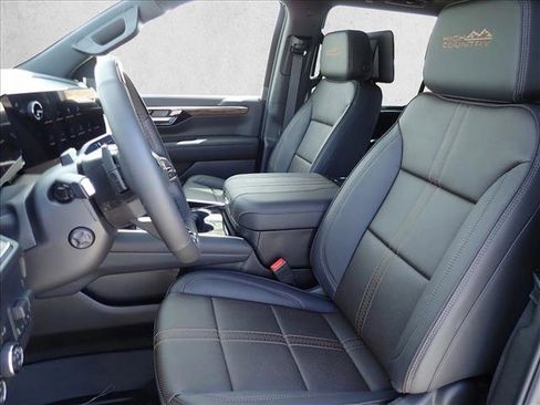 New 2026 Chevrolet Suburban High Country AWD/4WD image 11