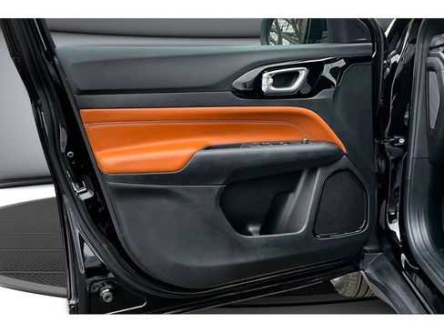 Used 2024 Jeep Compass Limited image 20