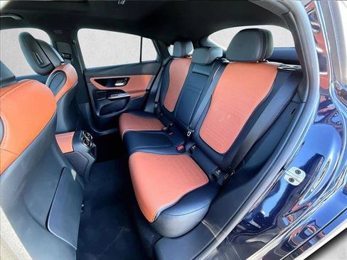 Used 2024 Mercedes-Benz GLC 300 4MATIC image 28