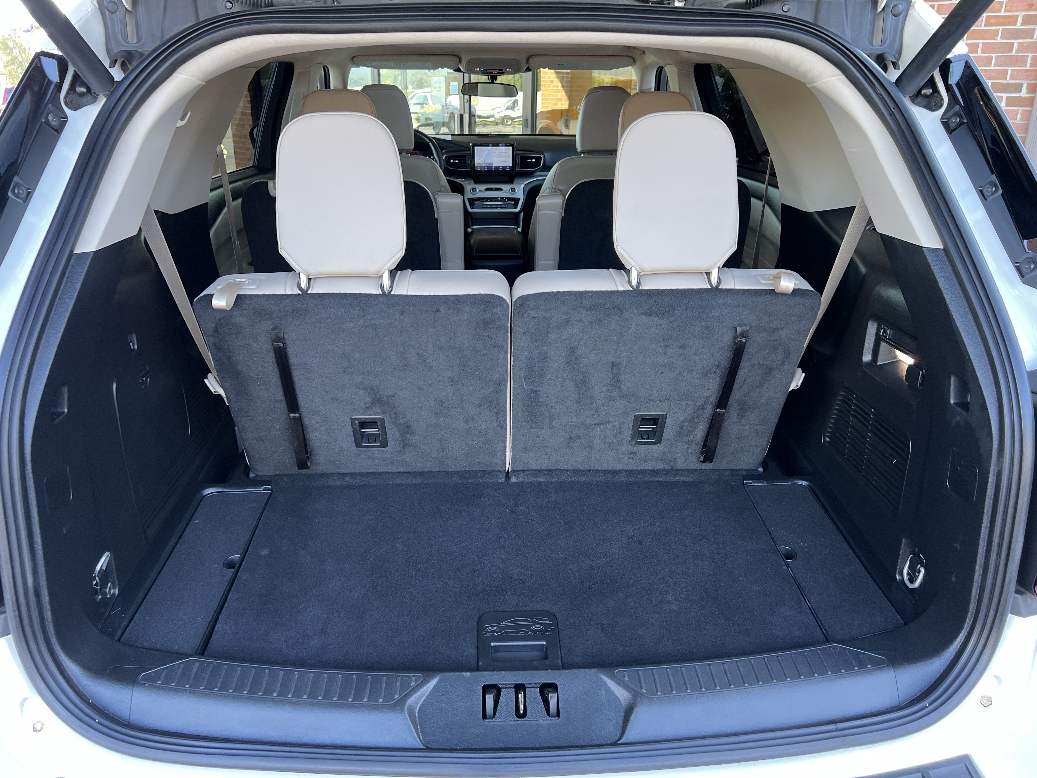 Used 2024 Ford Explorer XLT w/ Equipment Group 202A AWD/4WD image 50