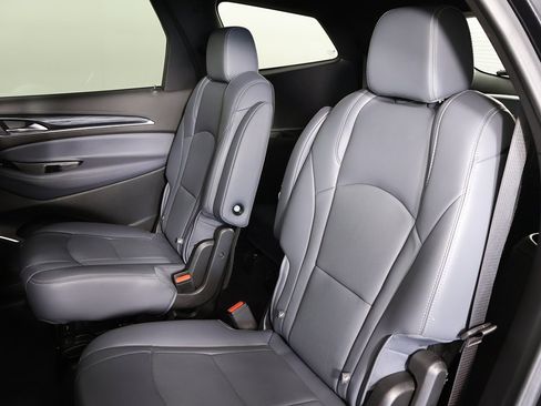 Used 2024 Buick Enclave Premium image 32