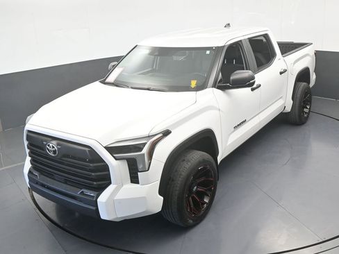 Used 2024 Toyota Tundra SR5 w/ SR5 Convenience Package image 50