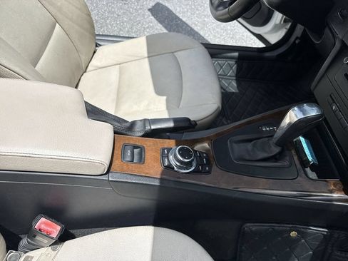 Used 2012 BMW 328i Convertible RWD image 38