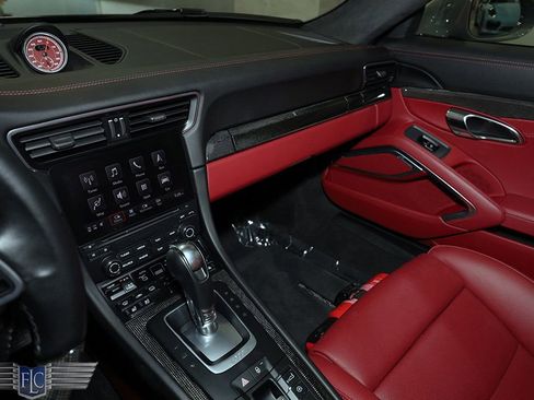 Used 2018 Porsche 911 Turbo S image 28