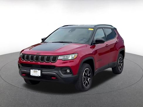 Used 2025 Jeep Compass Trailhawk AWD/4WD image 4