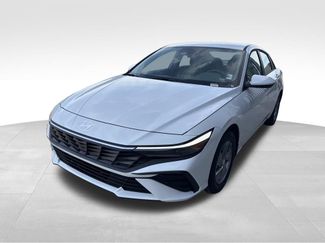 New 2026 Hyundai Elantra SE 360° Tour