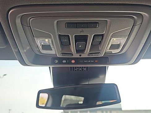 New 2026 GMC Sierra 1500 SLT image 28