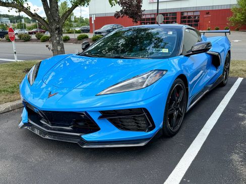 Used 2021 Chevrolet Corvette Stingray Premium Conv w/ Z51 Performance Package RWD image 9