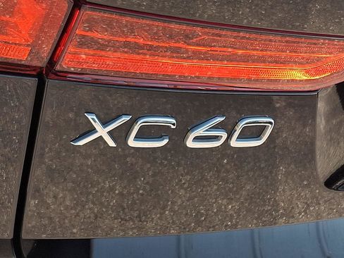 Certified 2023 Volvo XC60 B5 Ultimate w/ Climate Package AWD/4WD image 29