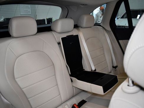 Used 2020 Mercedes-Benz GLC 300 GLC 300 image 40