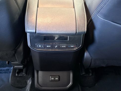 Used 2025 Toyota Highlander XSE AWD/4WD image 23
